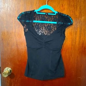 LACEY SHORT SLEEVE TIE-BACK TOP